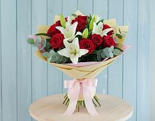 Букет цветов из:  Лилии и Розы в Ивановской