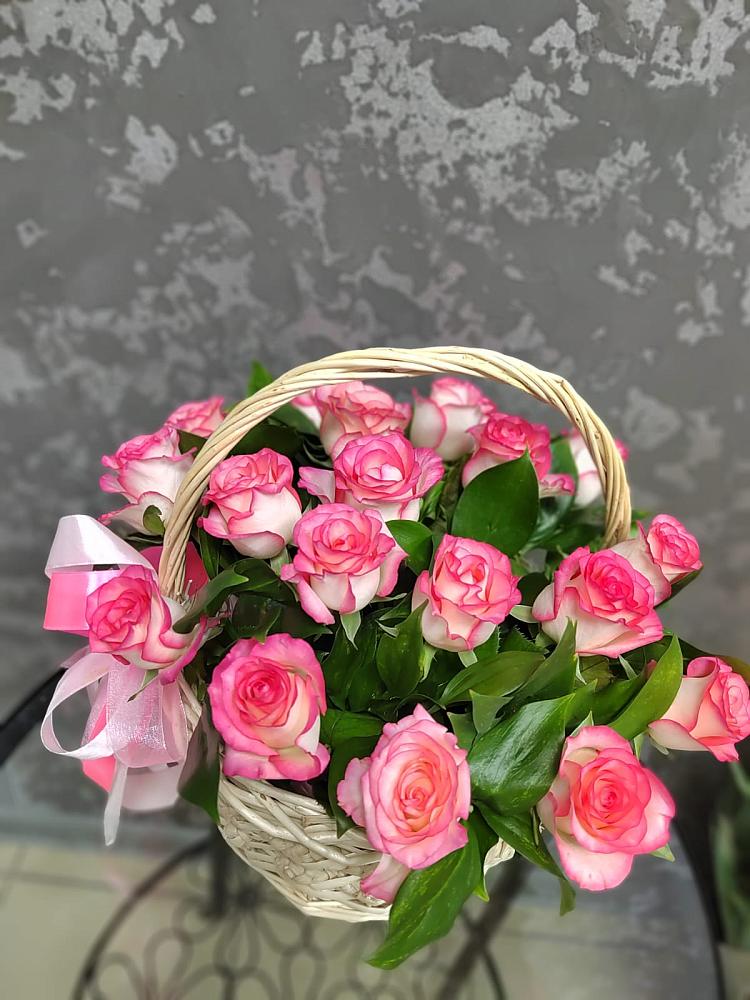 Цветочная композиция из Розы в корзине в Ивановской