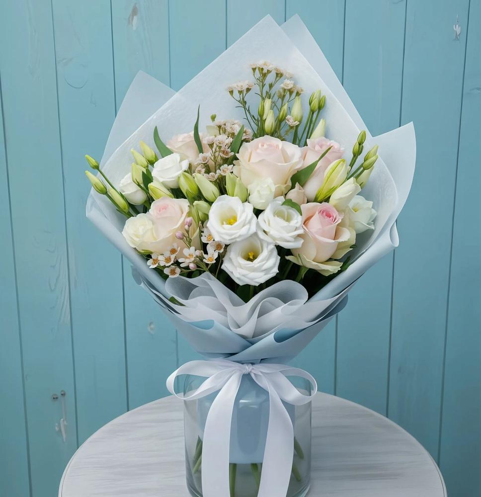 Букет цветов из: Розы и Лизиантусы в Ивановской