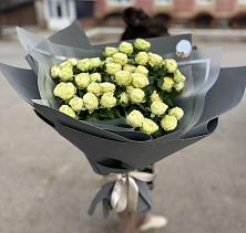 Букет Белые кустовые розы Солинеро в Ивановской