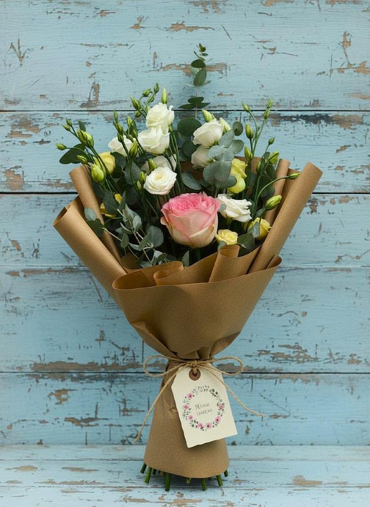 Букет цветов из: Розы и Лизиантусы в Ивановской