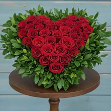 Цветочная композиция из Розы в виде сердца в Ивановской