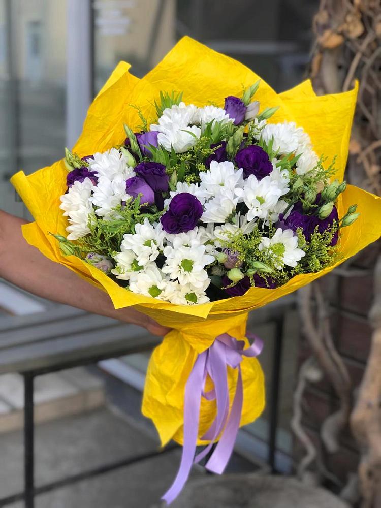 Букет цветов из: Ирисы, Хризантемы и Ромашки в Ивановской
