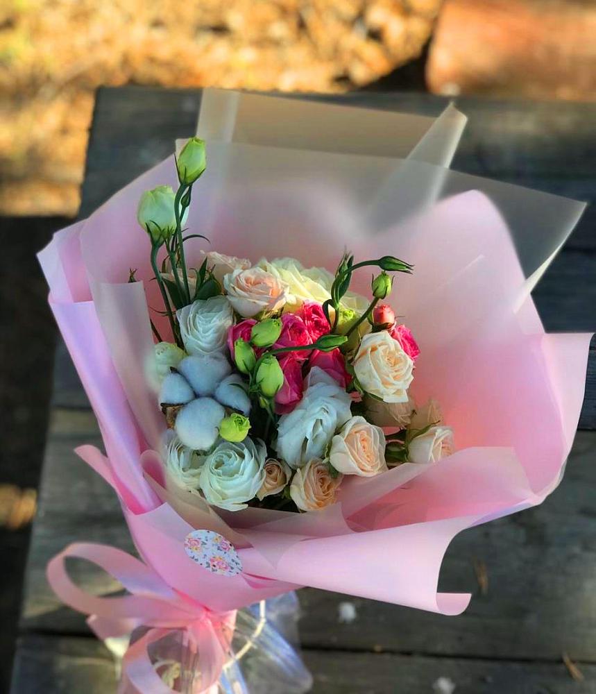 Букет цветов из: Розы и Лизиантусы в Ивановской