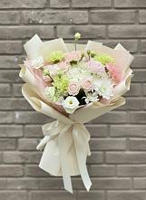Букет цветов из:  Гвоздики, Розы, Лизиантусы и Хризантемы #REPLACE_PRED# Ивановской
