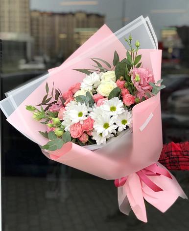 Букет цветов из: Розы, Лизиантусы и Хризантемы в Ивановской